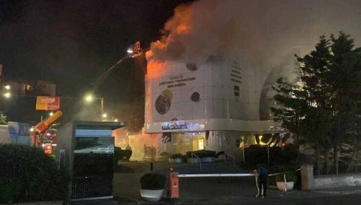 Beşiktaş’ta ATM’de Başlayan Yangın Binaya Sıçradı