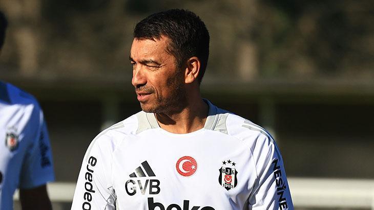 Beşiktaş’ta Ayrılık İçin Van Bronckhorst’un Raporu Bekleniyor