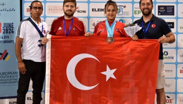 Bilecikli Milli Sportmen Belgin Gökçe Araz 3 Bronz Madalya Birden Kazandı