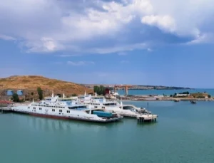 Bitlis’teki İkiz Feribotlar Van Gölünde Yük Nakliyatında Büyük Rol Oynuyor