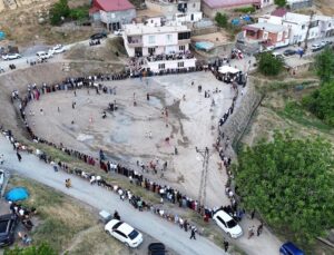 Böyle Düğün Görülmedi: 2 Gün 2 Gece Sürdü… Halay Zinciri Oluştu