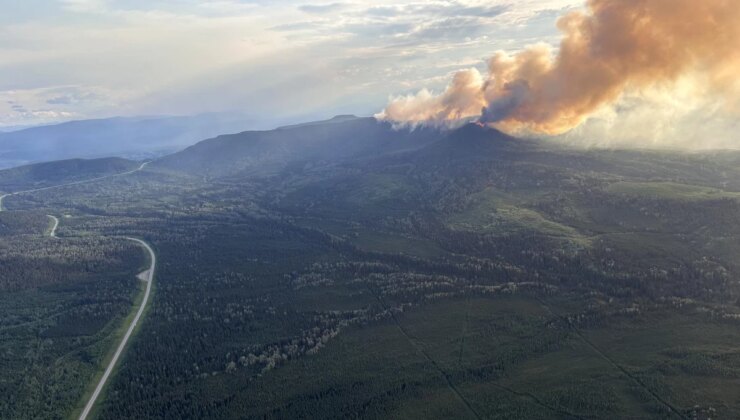 British Columbia’da 300’den Fazla Orman Yangını Devam Ediyor