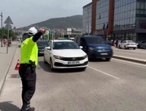 Bursa Emniyeti Trafik Kontrollerini Aralıksız Sürdürüyor