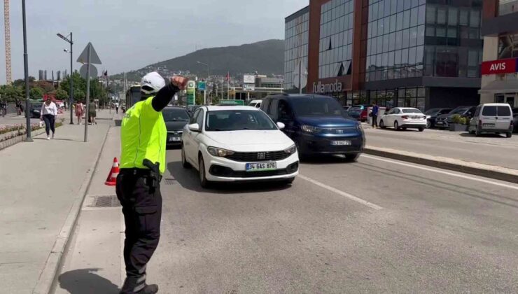 Bursa Emniyeti Trafik Kontrollerini Aralıksız Sürdürüyor