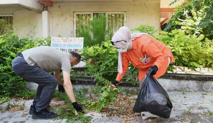 Bursa Osmangazi’de El Ele Temizlik