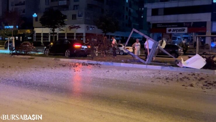 Bursa’da Aday Sürücünün Aracı Refüje Çarptı