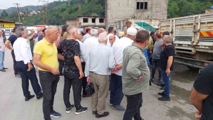 Çay Üreticileri Özel Sektörü Protesto Etti