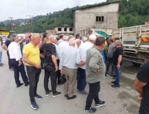 Çay Üreticileri Özel Sektörü Protesto Etti