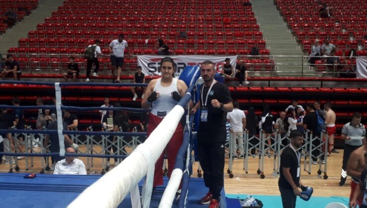 Çayırova Belediyesi Eğitim Spor Kulübü Sportmeni Sinem Erdoğan Türkiye Kick Boks Şampiyonası’nda Birinci Oldu