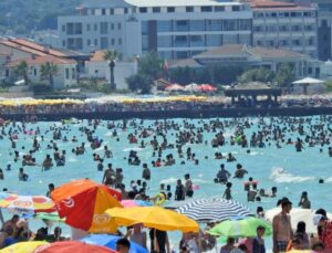 Çeşme Turizmcileri İsyanda: Biz de Fırsatçılarla Mücadele Ediyoruz