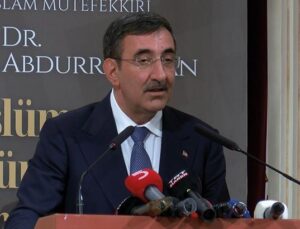 Cevdet Yılmaz: Kutsallarımıza Dönük Aksiyonların Düşünce Hürriyeti ile Legalleştirilmesi Kabul Edilemez