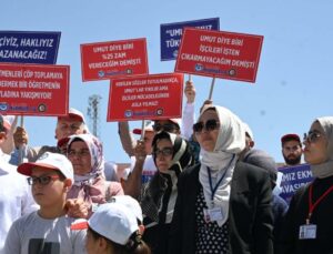 CHP’li Belediyeden Kıyım! Kadın Öğretmenler Parka Erkekler Süpürgeye Gönderildi…