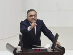 CHP’li Sezgin Tanrıkulu ‘Diyarbakır’daki Tarihi PTT Binası Kafe Yapıldı’ İddiasını Meclis’e Taşıdı