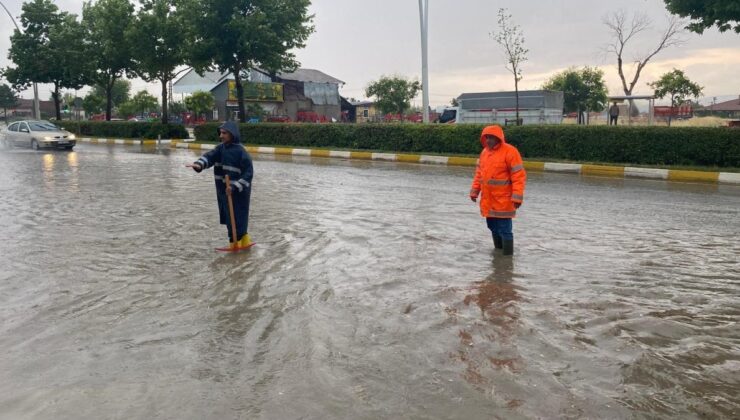 Çorum’da Sağanak Yağış Hayatı Olumsuz Etkiledi