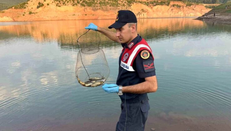 Denizli’de Akbaj Barajında Küçük Balık Avlayanlara Cezai İşlem