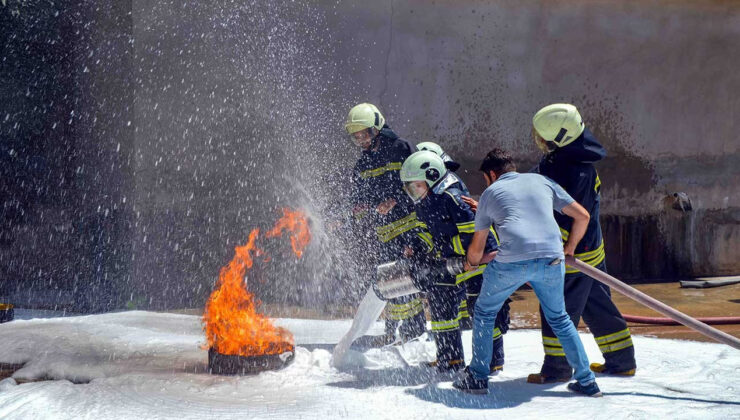 Diyarbakır İtfaiyesi’nden 77 Üniversite Öğrencisine Uygulamalı Eğitim