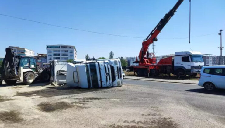 Diyarbakır’da Kamyon Devrildi: 1 Yaralı