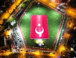 Dünyanın En Büyük Türk Bayrağı Kayseri’de Açıldı