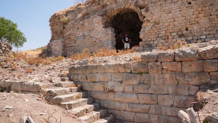 Efes Antik Kenti’nin Koressos Kapısı Gün Yüzüne Çıkarılacak