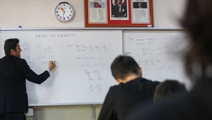 Eğitim-Sen, Öğretmenlik Mesleği Kanunu Teklifini Protesto Etti