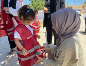 Elazığ’da Anaokulu Öğrencilerinden Yürekleri Isıtan Davranış