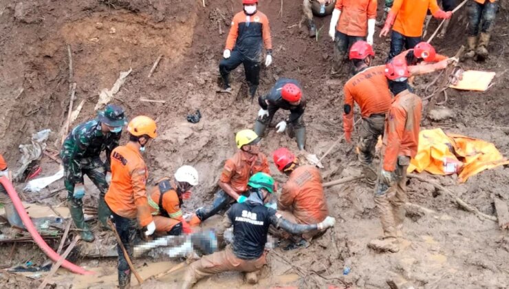 Endonezya’da Altın Madeninde Toprak Kayması: 10 Ölü, 40 Kayıp