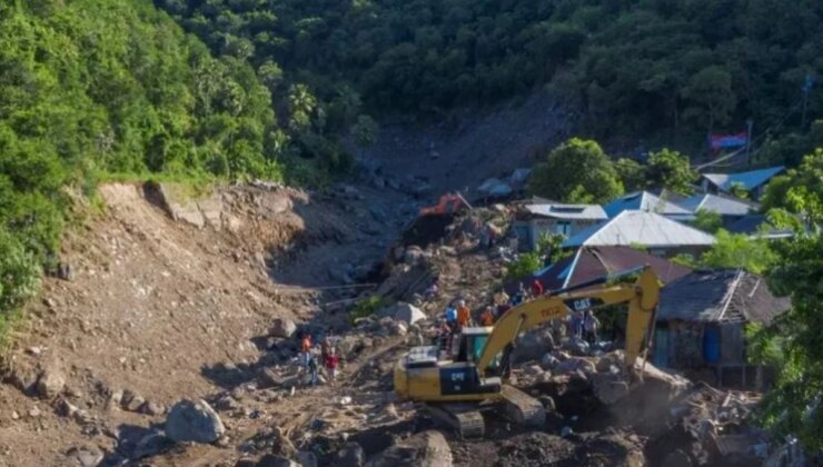 Endonezya’da Aşırı Yağmurlardan Ötürü Kaçak Altın Madeninde Göçük Meydana Geldi: 11 Kişi Öldü, 19 Kişi Kayboldu