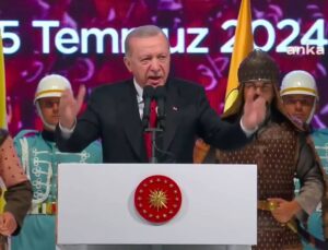 Erdoğan’dan 15 Temmuz Anma Merasiminde Sert Çıkış: Her Millette Vatanını Çok Sevenler Gibi Ruhlarını 1 Dolara Satacak Kadar Ucuzlaşanlar da Olabilir