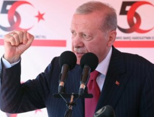 Erdoğan’ın KKTC’deki Sözleri Yunanistan’ı Karıştırdı: Türkler Bir Gece Birdenbire Gelebileceğini Hatırlatıyor