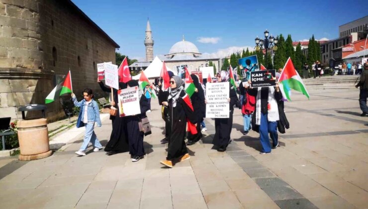 Erzurum’da İsrail’in Gazze’ye Saldırılarını Protesto Eden Sağlıkçılar Sessiz Yürüşe Devam Ediyor