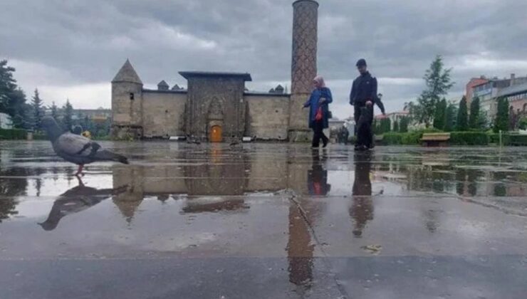 Erzurum’u Sağanak Vurdu: Sele Neden Oldu