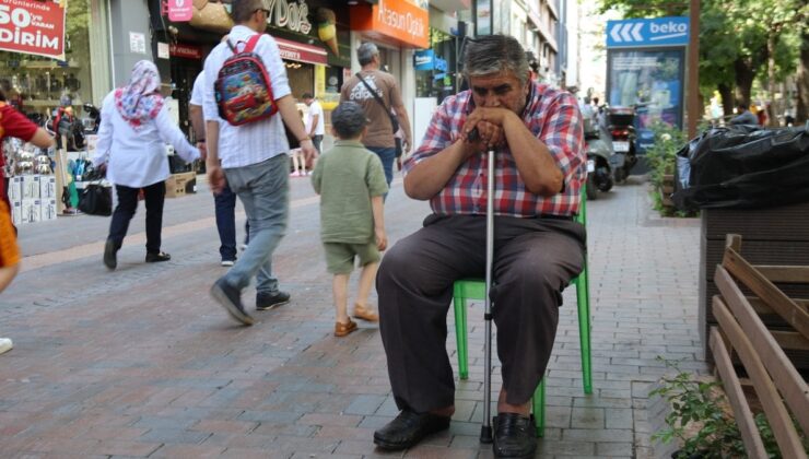 Eskişehirli Koah Hastası 36 Yıldır Ayakta Uyuyor