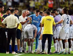 Fenerbahçe’de Jose Mourinho’dan Futbolculara Net Mesaj! ‘Oyunu Geriden Kurun’