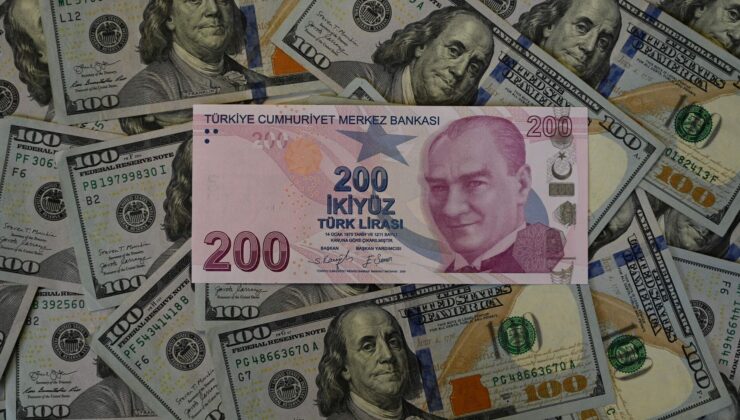 Fitch’ten Dikkat Çeken Türkiye Değerlendirmesi: Yıl Sonu Dolar, Enflasyon ve Faiz Tahmini Ne Oldu?