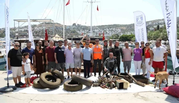 Gündoğan’da Deniz Dibi Temizliği: 213 Kilogram Atık Çıkartıldı