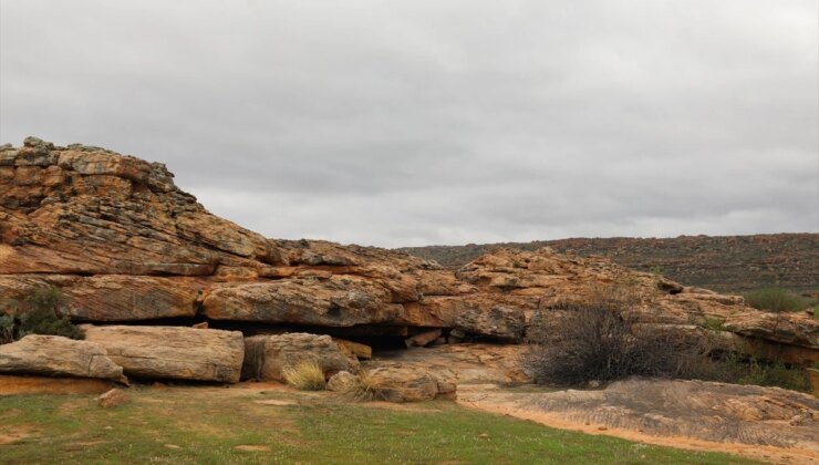 Güney Afrika’daki Binlerce Yıllık Mağara Fotoğrafları San Halkının Sanatına Işık Tutuyor