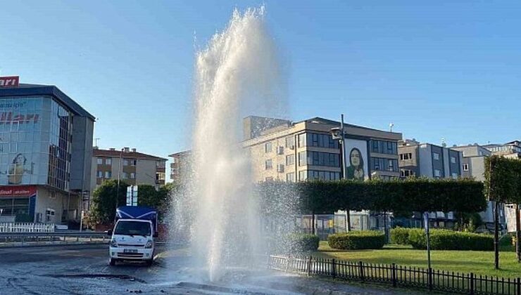 Güngören’de Kritik Anlar! Borular Patladı Ortalık Şelale Oldu