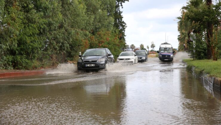 Hatay’da Şiddetli Sağanak: Cadde ve Sokaklar Suyla Doldu