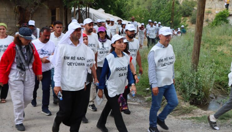 Hatimoğulları, İradeye Hürmet Yürüyüşü’nde: Hakkari Meclisi’nin Seçtiği Viyan Tekçe, Belediye Başkan Vekili Olarak Atanmalıdır