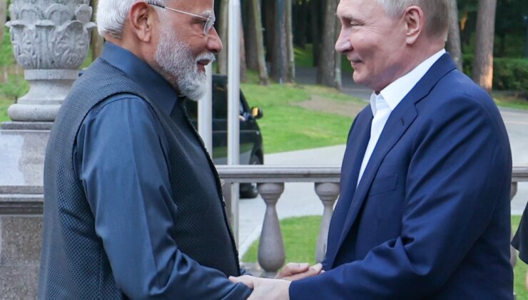 Hindistan Başbakanı Modi, Rusya Devlet Başkanı Putin ile Görüştü