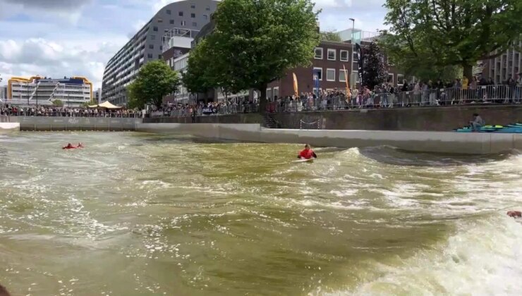 Hollanda’nın Rotterdam Kentinde Yapay Sörf Havuzu Açıldı