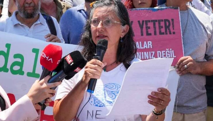 İBB Önünde “Azmanbüs” Eylemi: İktidarın Provası Mı?