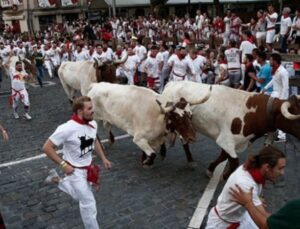 İspanya’nın Ünlü Şenliği San Fermin Başladı