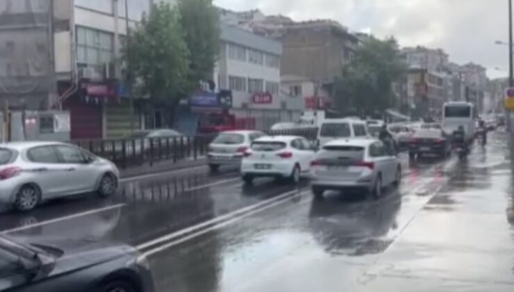 İstanbul’da Sağanak Yağış! Yollar Göle Döndü, Zor Anlar Yaşandı