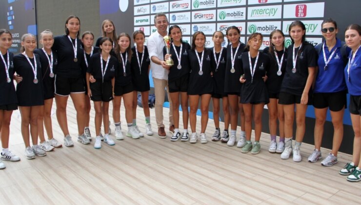 İzmir Büyükşehir Belediyesi Spor Kulübü Sutopu U13 Kadınlar Türkiye Şampiyonası’nda İkinci Oldu