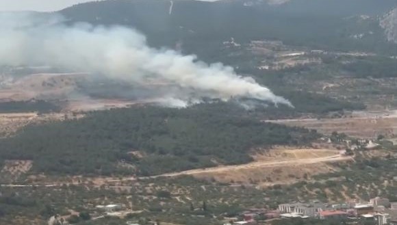 İzmir ve Manisa’da Orman Yangını: Ekiplerin Müdahalesi Sürüyor