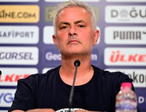 Jose Mourinho’dan Transfer Açıklaması: Elimizdeki Oyunculardan Mutluyum