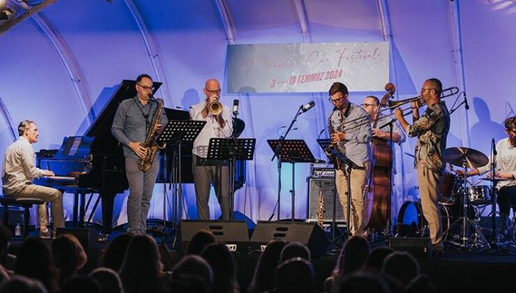 Kaan Çelen, Çağdaş Arka Orchestra ile Sahne Aldı