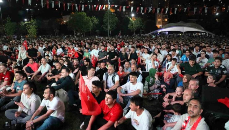 Kağıthaneliler, A Milli Futbol Kadrosu’nun Maçlarını Hasbahçe’de İzliyor