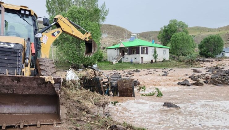 Karadeniz’i Sel Vurdu | Meteoroloji’den 17 İl İçin Uyarı Üzerine Uyarı: Sel, Dolu ve Heyelana Dikkat!